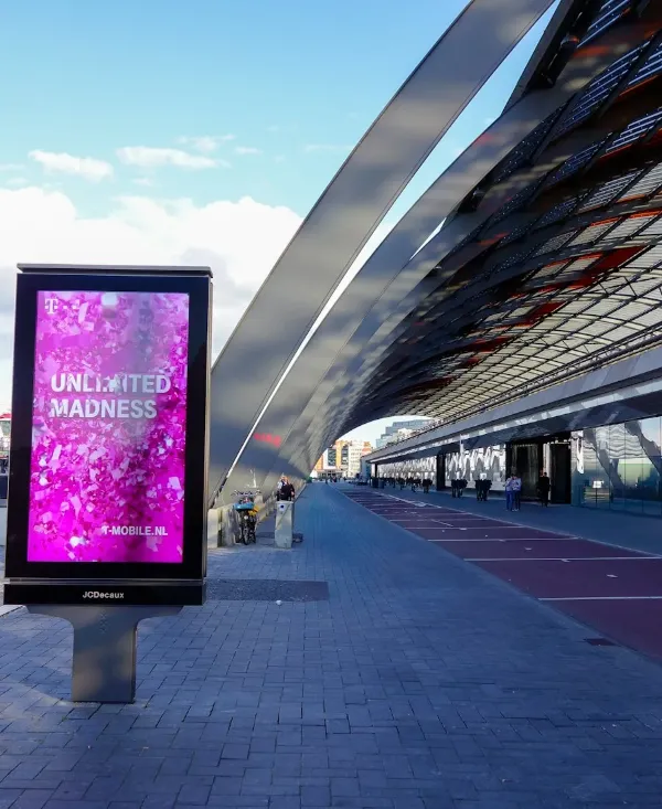 Outdoor: Bright totems and billboards
